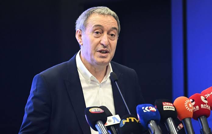 DEM Parti Eş Başkanı Bakırhan: Gençlerin Geleceği İçin Barış